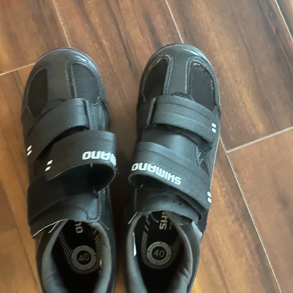 Shiman Size 40 Spin Shoes